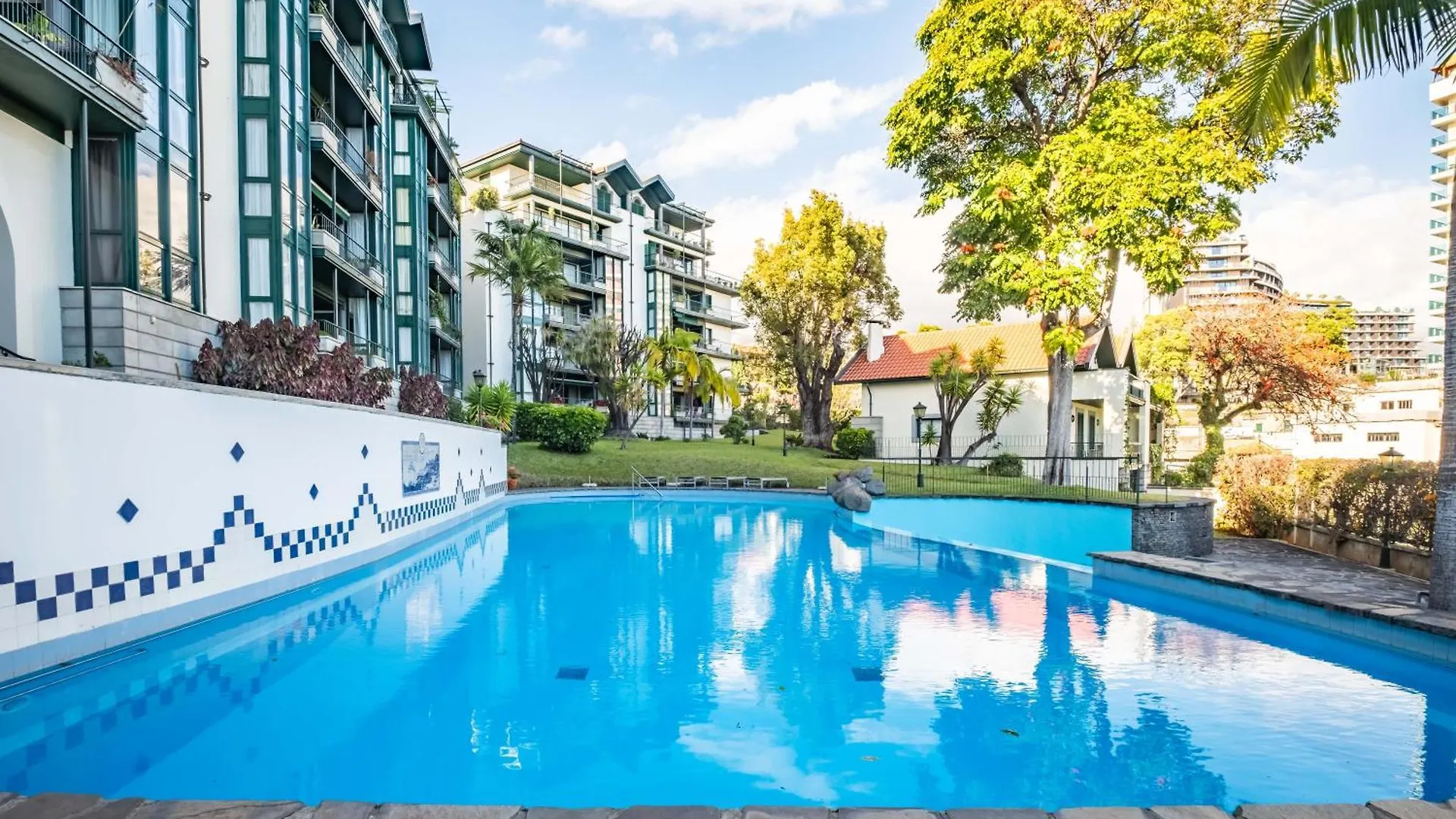 Luxury Oceanfront At Reid'S Gardens Apartment Funchal