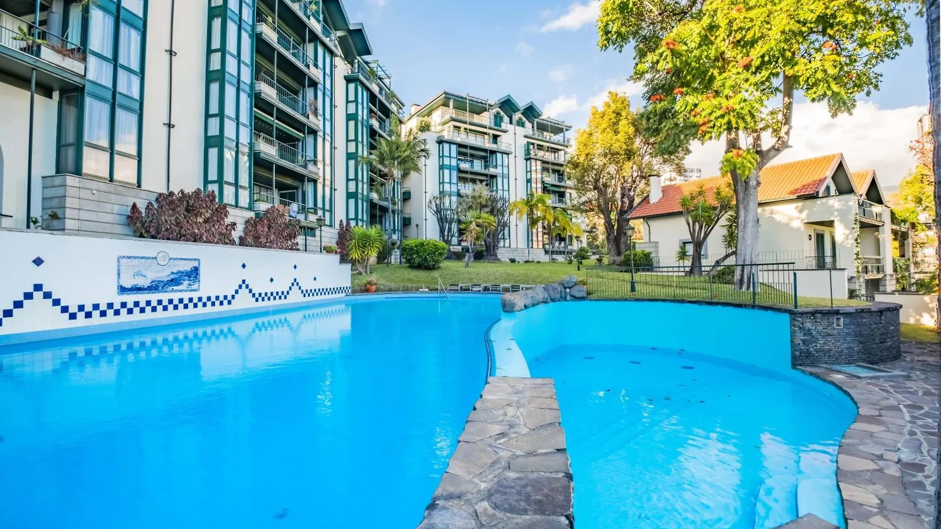 Luxury Oceanfront At Reid'S Gardens Apartment Funchal